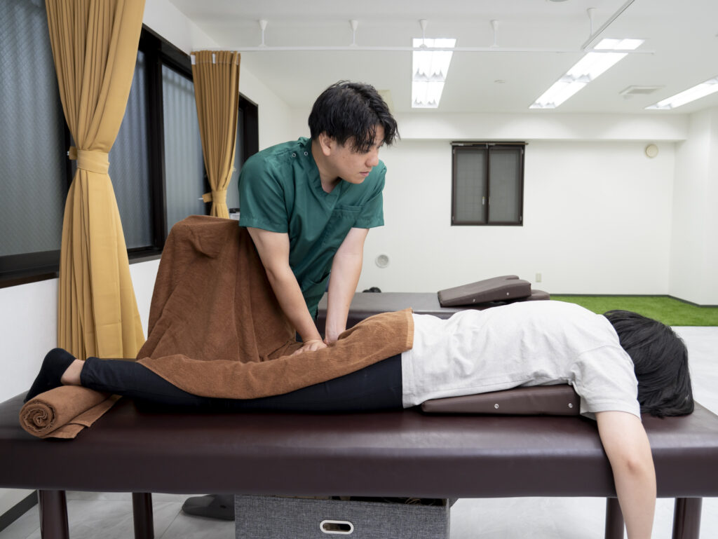 大腿部マッサージ ハムストリングスアプローチ