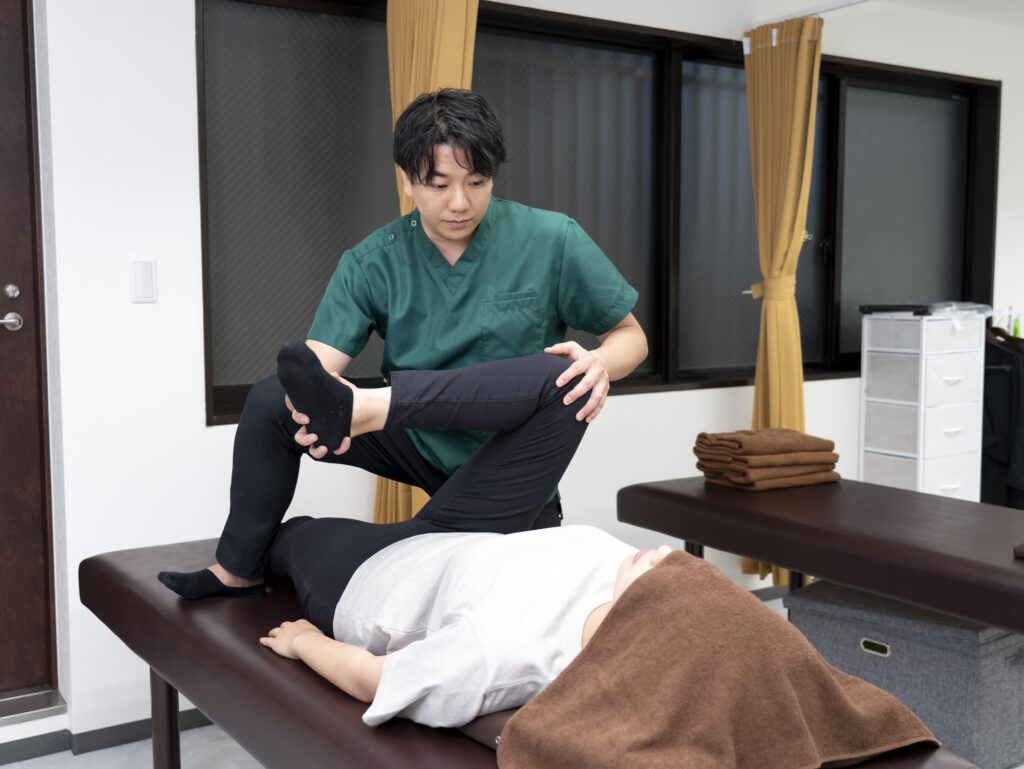 殿筋のストレッチ 臀部のストレッチ、不良動作に対して大腿骨の回線まで