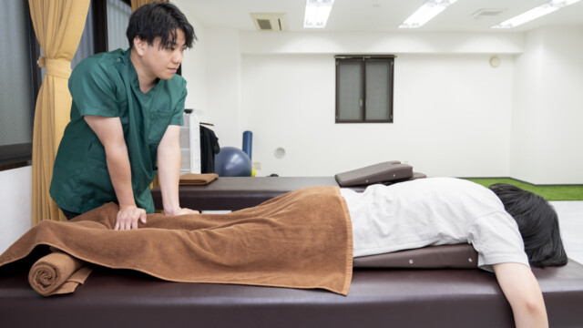 下腿マッサージ 下腿三頭筋、後脛骨筋アプローチ